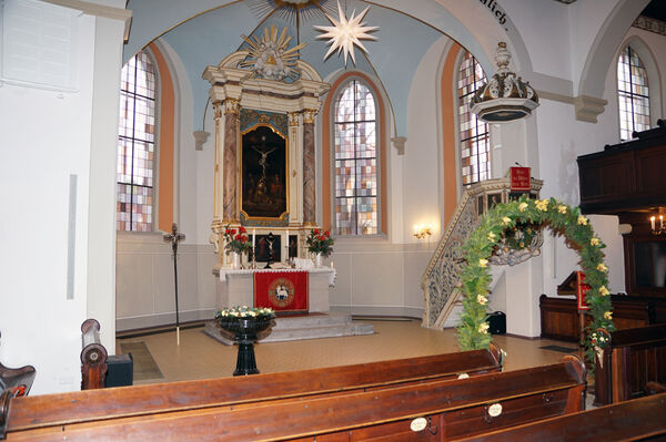 Blick in den renovierten Altarraum.