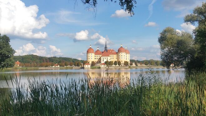 Das Schloss ist immer wieder ein Fotomotiv, auch aus überraschenden Persepktiven.