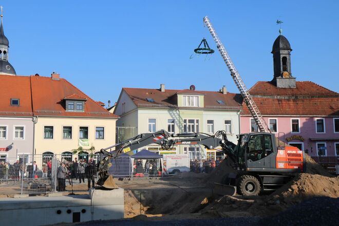 Maibaum für eine Nacht.